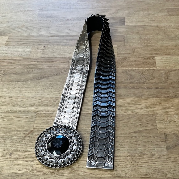 Y2K women’s Silver and Black Metal Belt wide scales chunky with Large Gem - Picture 1 of 8